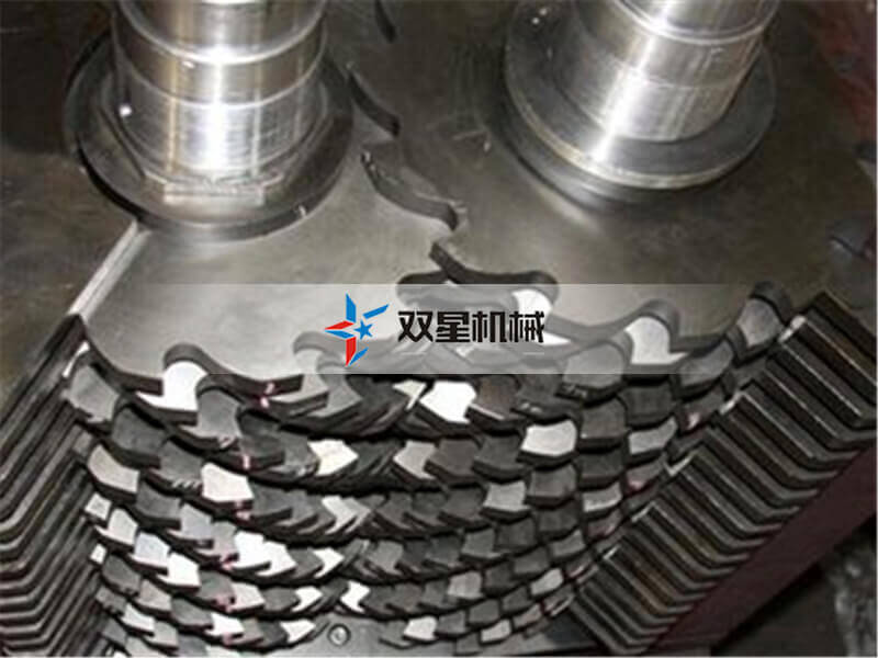 移動(dòng)式撕碎機(jī)